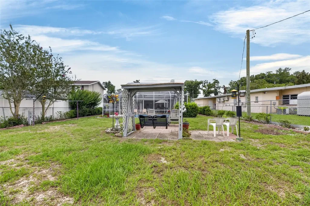 3312 N Lake Drive Plant City FL 33563