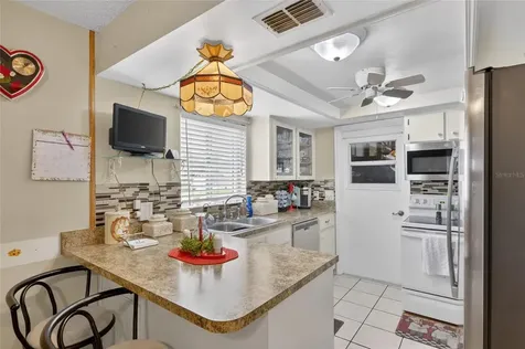 3312 N Lake Drive Plant City FL 33563
