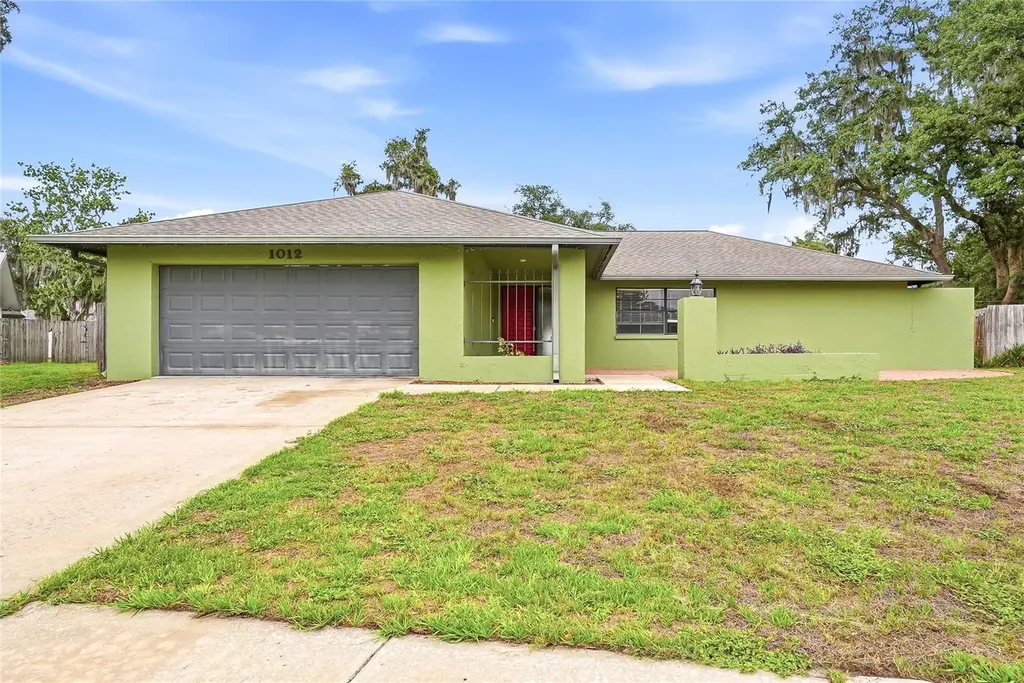 1012 Redbud Circle Plant City FL 33563