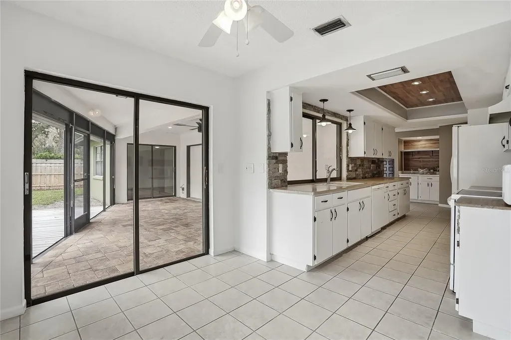 1012 Redbud Circle Plant City FL 33563