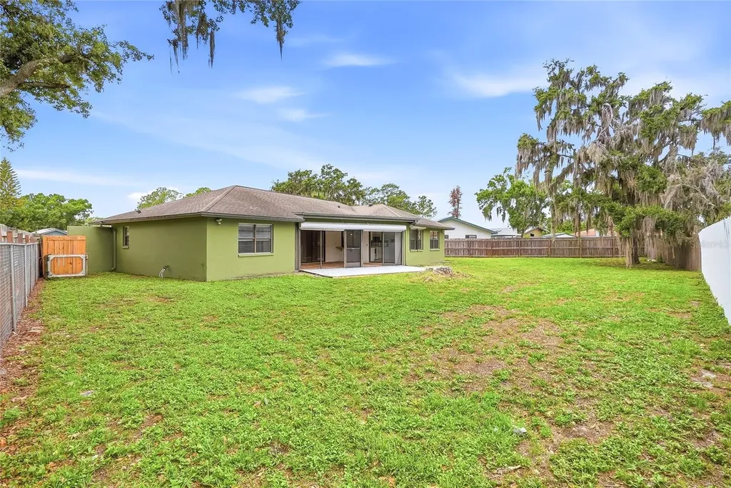 1012 Redbud Circle Plant City FL 33563