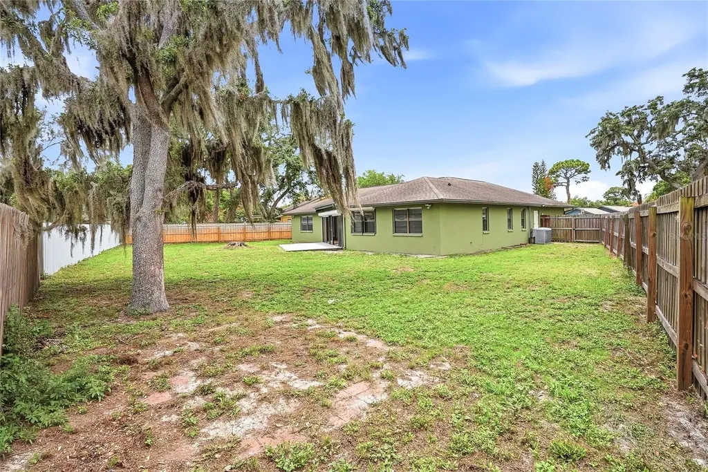 1012 Redbud Circle Plant City FL 33563