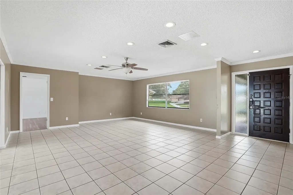 1012 Redbud Circle Plant City FL 33563