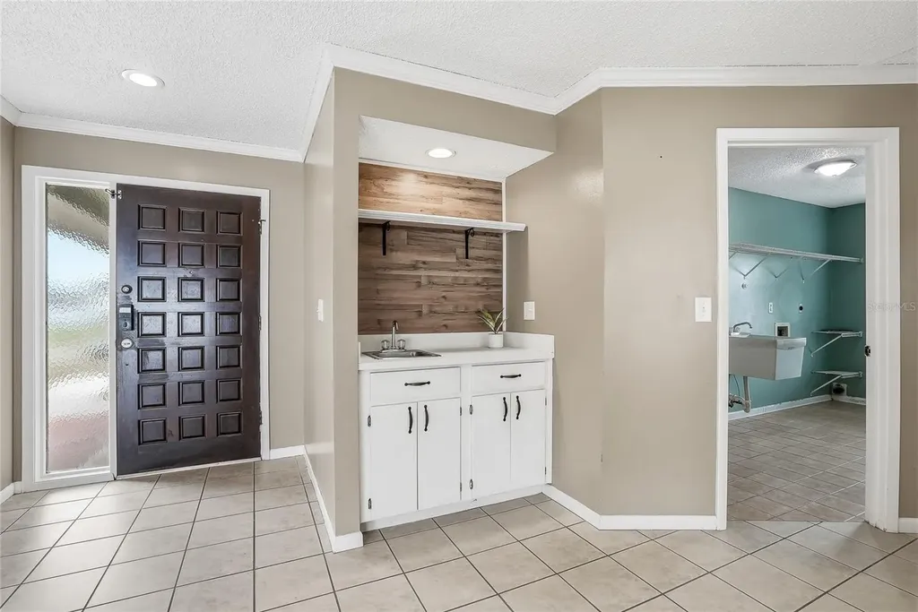 1012 Redbud Circle Plant City FL 33563