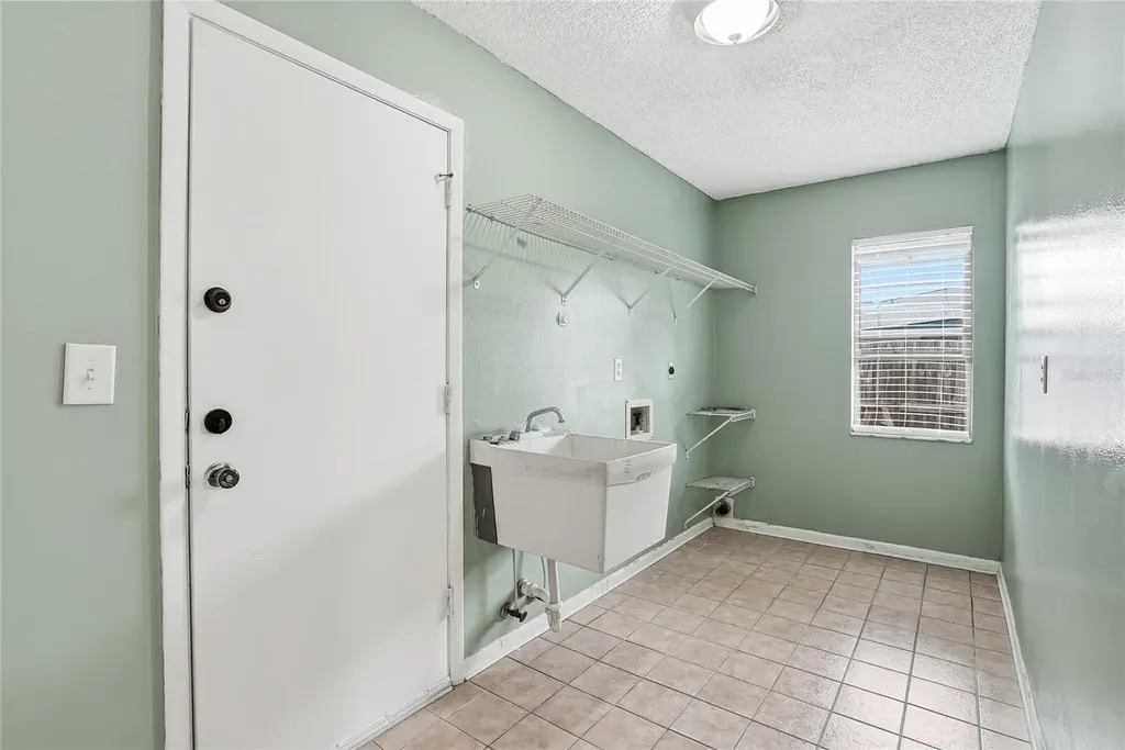 1012 Redbud Circle Plant City FL 33563
