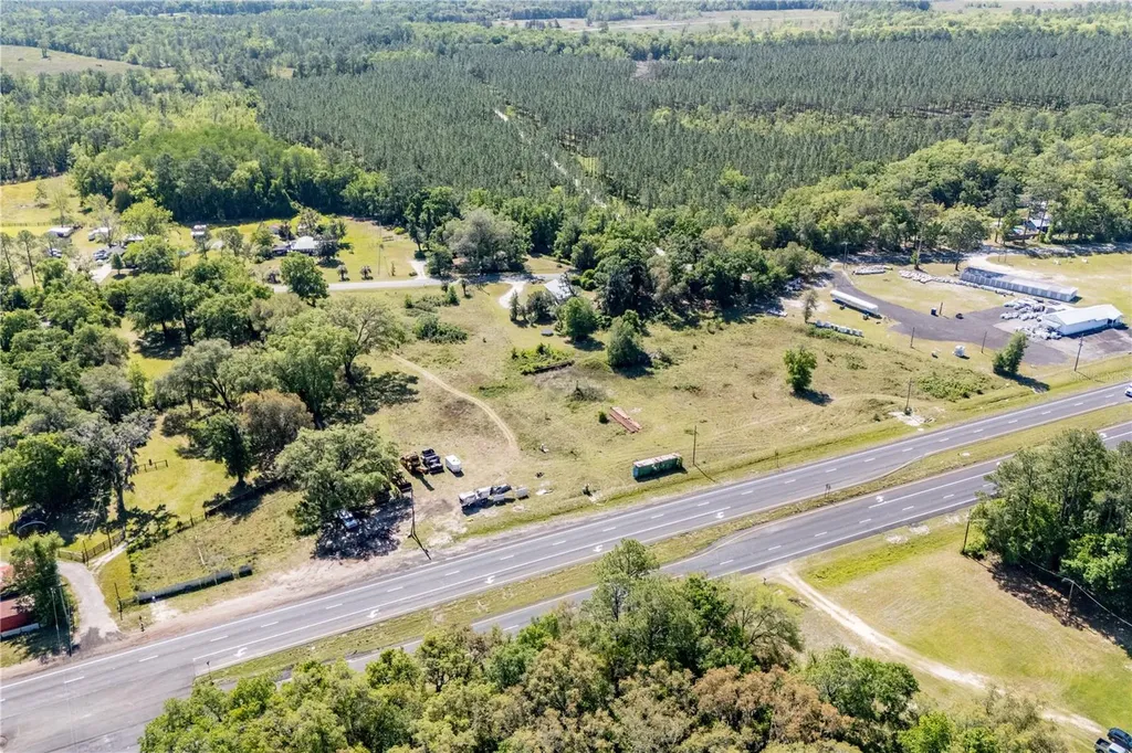 9627 Us Highway 301 Highway N Hampton FL 32044