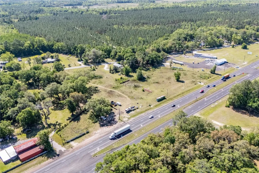 9627 Us Highway 301 Highway N Hampton FL 32044