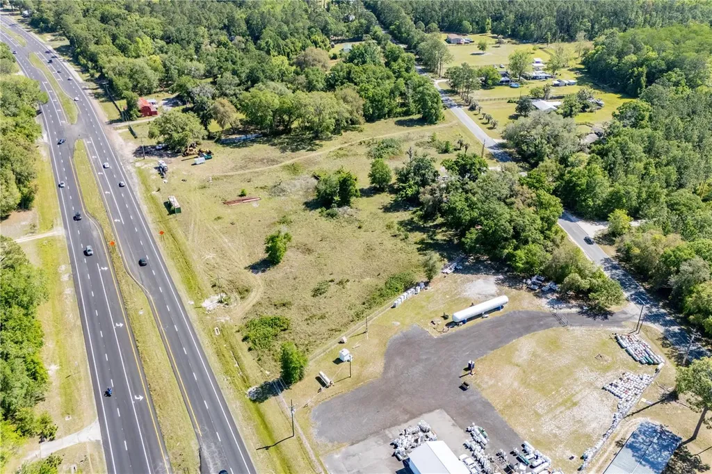 9627 Us Highway 301 Highway N Hampton FL 32044