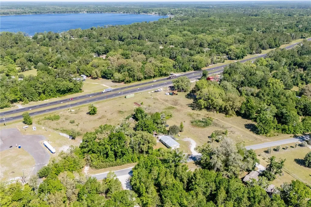 9627 Us Highway 301 Highway N Hampton FL 32044