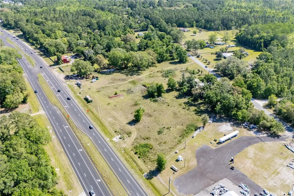 9627 Us Highway 301 Highway N Hampton FL 32044