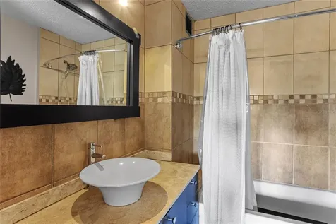 24A Lopategui Guaynabo PR 00969