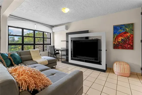 24A Lopategui Guaynabo PR 00969