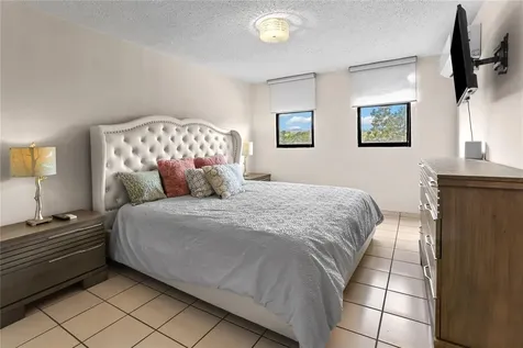 24A Lopategui Guaynabo PR 00969