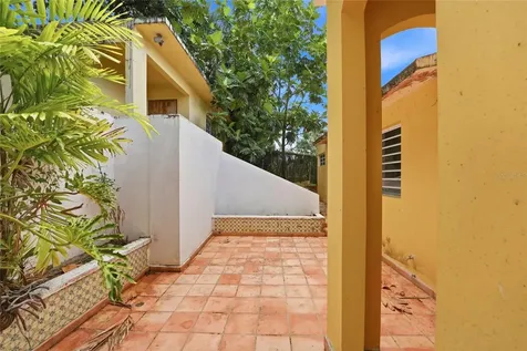 2 Calle J Guaynabo PR 00966