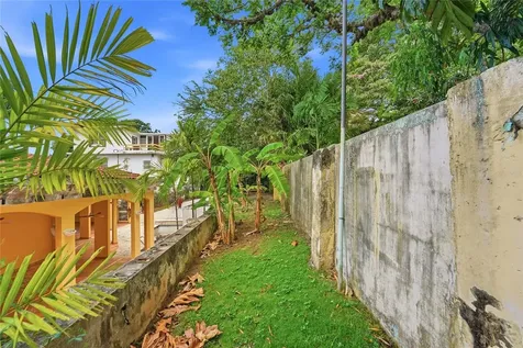 2 Calle J Guaynabo PR 00966