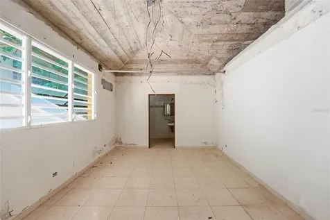 2 Calle J Guaynabo PR 00966