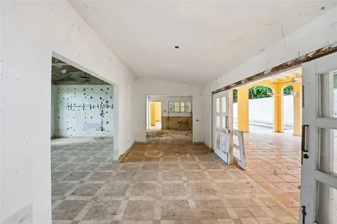 2 Calle J Guaynabo PR 00966