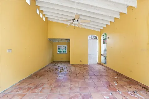 2 Calle J Guaynabo PR 00966
