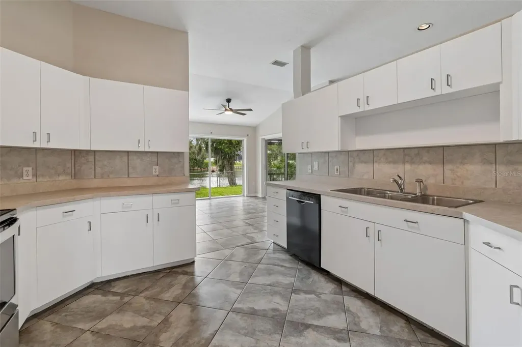 95 Woodside Drive Lakeland FL 33813