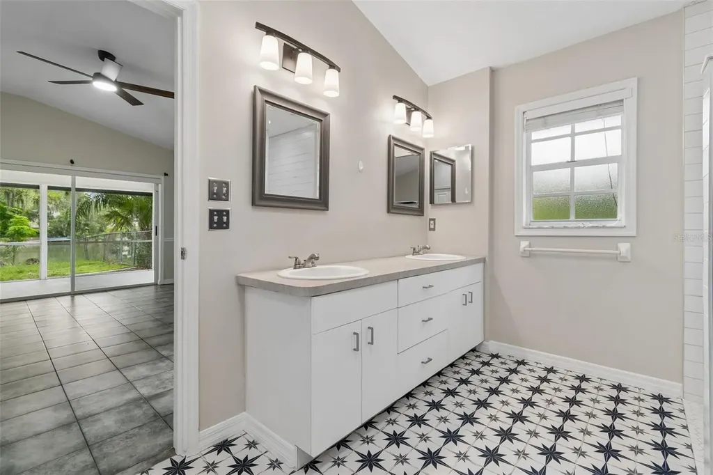 95 Woodside Drive Lakeland FL 33813