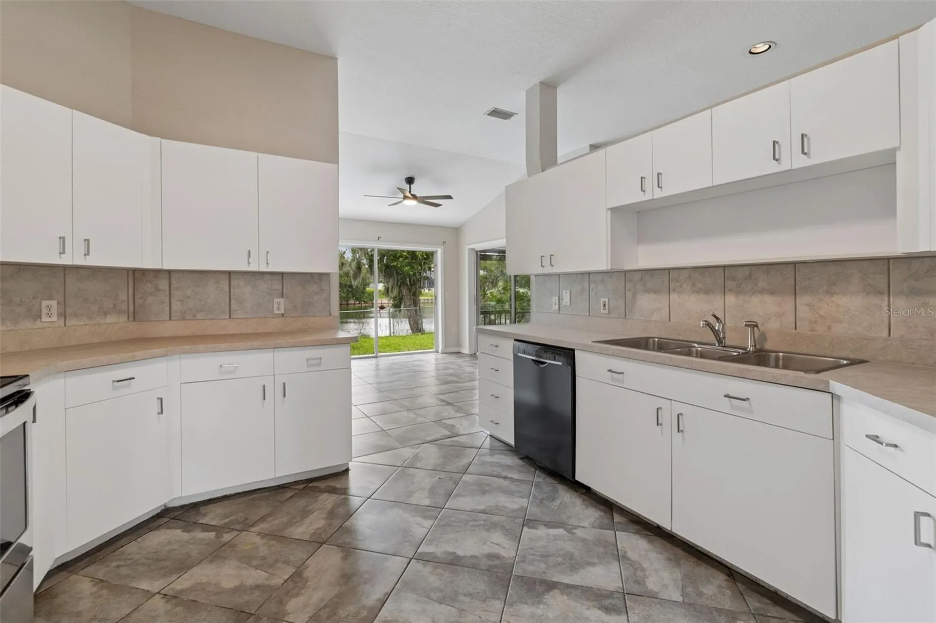 95 Woodside Drive Lakeland FL 33813
