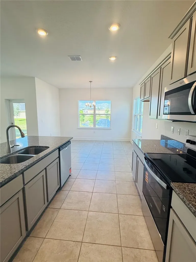 7575 Bent Tree Loop Harmony FL 34773