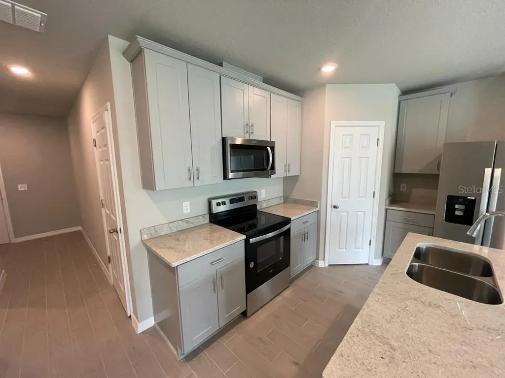 513 Legacy Loop Davenport FL 33896