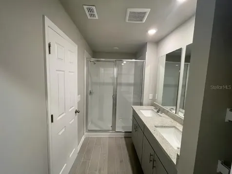 513 Legacy Loop Davenport FL 33896