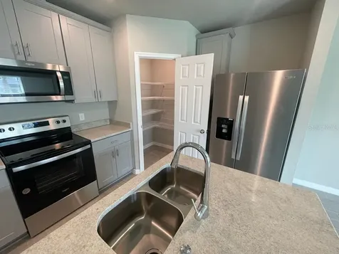 513 Legacy Loop Davenport FL 33896