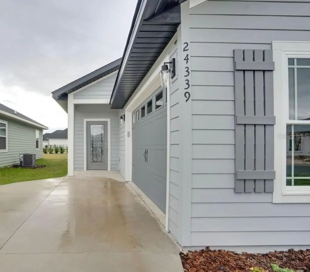 24339 SW 18th Lane Newberry FL 32669