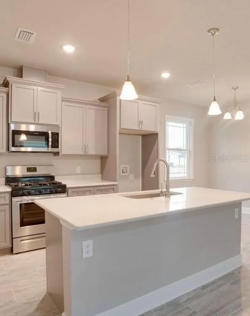 24339 SW 18th Lane Newberry FL 32669