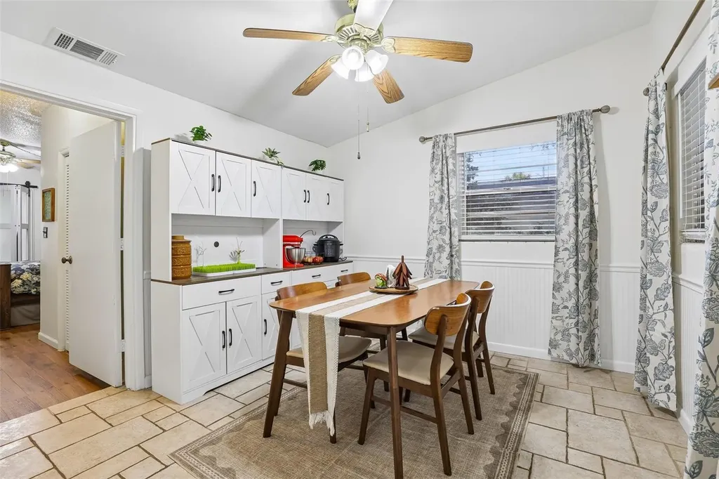 3707 March Avenue Orlando FL 32806