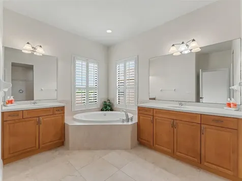 Tarpon Springs FL 34689