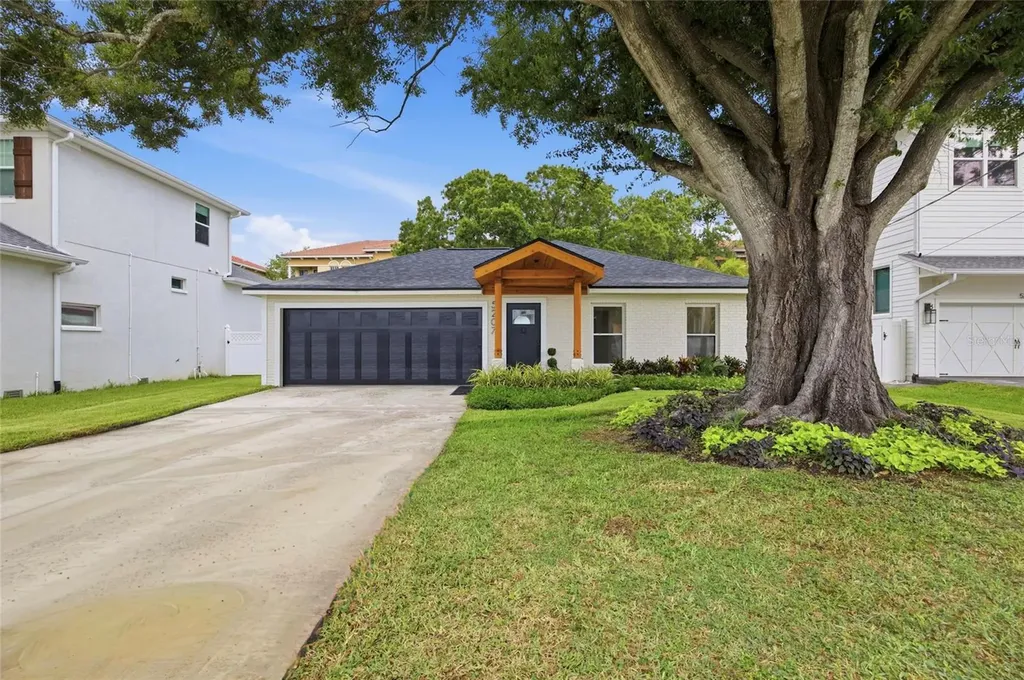 5207 W Cleveland Street Tampa FL 33609