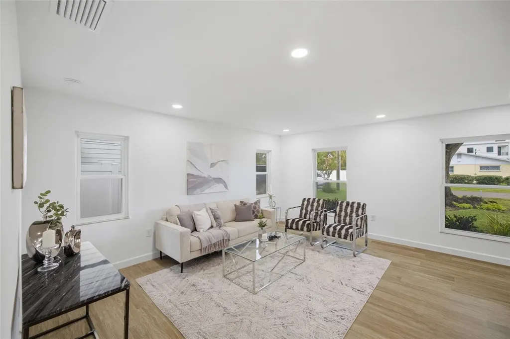 5207 W Cleveland Street Tampa FL 33609