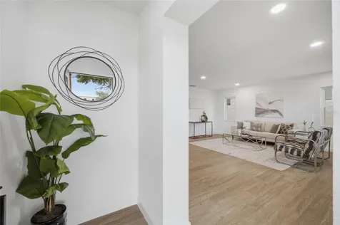 5207 W Cleveland Street Tampa FL 33609