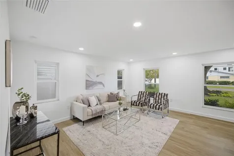 5207 W Cleveland Street Tampa FL 33609