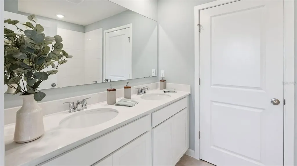 1010 Pinewood Street Kissimmee FL 34744