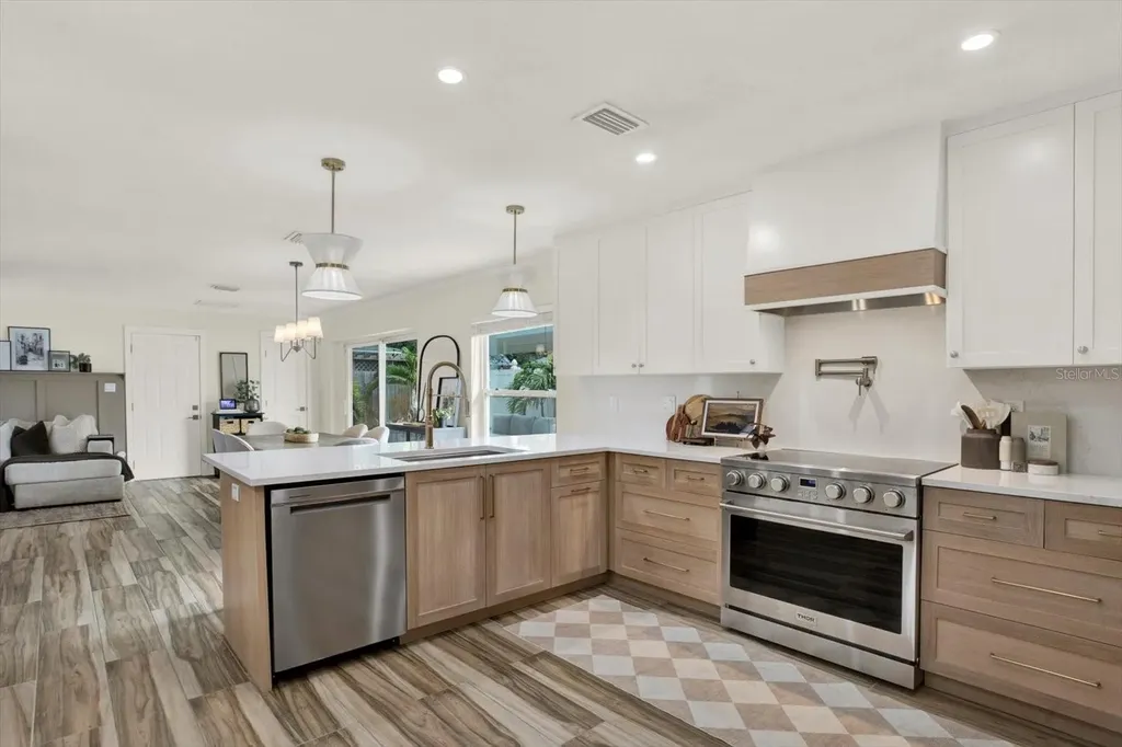 1308 Marion Drive S St Petersburg FL 33707