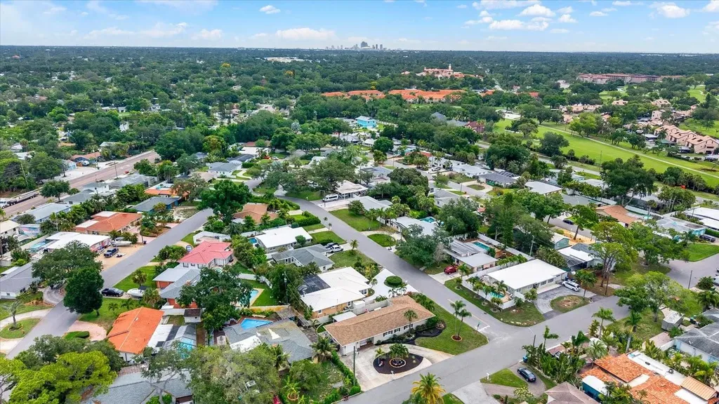 1308 Marion Drive S St Petersburg FL 33707