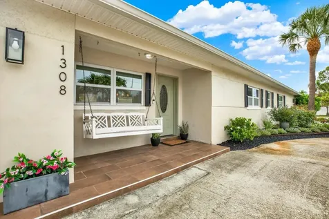 1308 Marion Drive S St Petersburg FL 33707