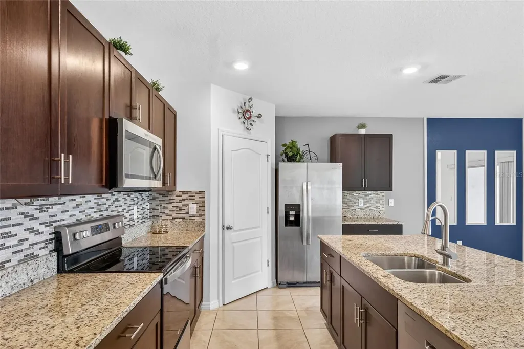 1959 Cacutta Way Kissimmee FL 34744