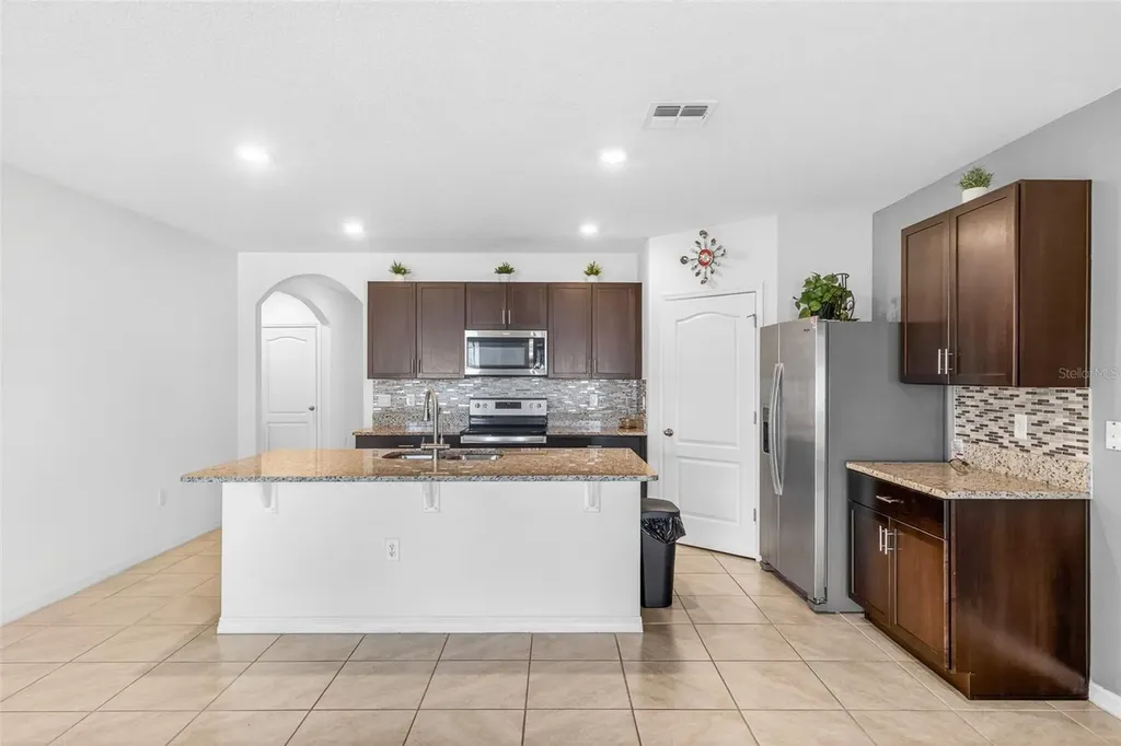 1959 Cacutta Way Kissimmee FL 34744