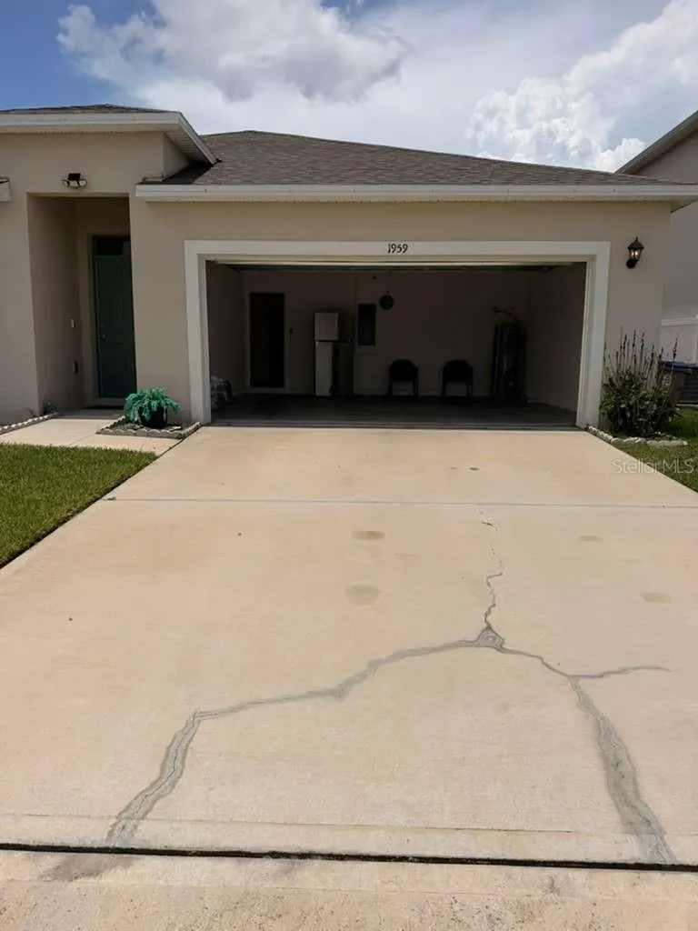 1959 Cacutta Way Kissimmee FL 34744