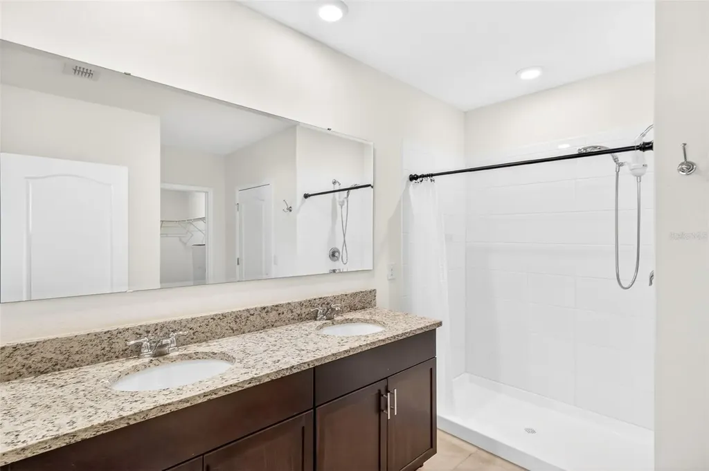 1959 Cacutta Way Kissimmee FL 34744