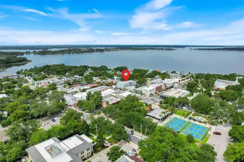 411 N Donnelly Street Mount Dora FL 32757