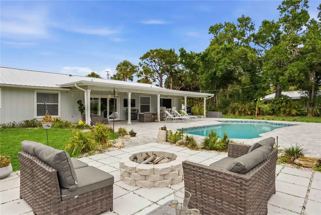 1707 Belvidere Road Englewood FL 34223