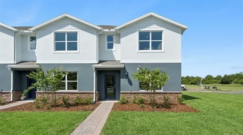 992 Pinewood Street Kissimmee FL 34744