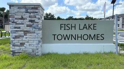 992 Pinewood Street Kissimmee FL 34744
