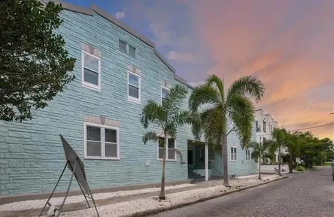 308 Grove Street N St Petersburg FL 33701